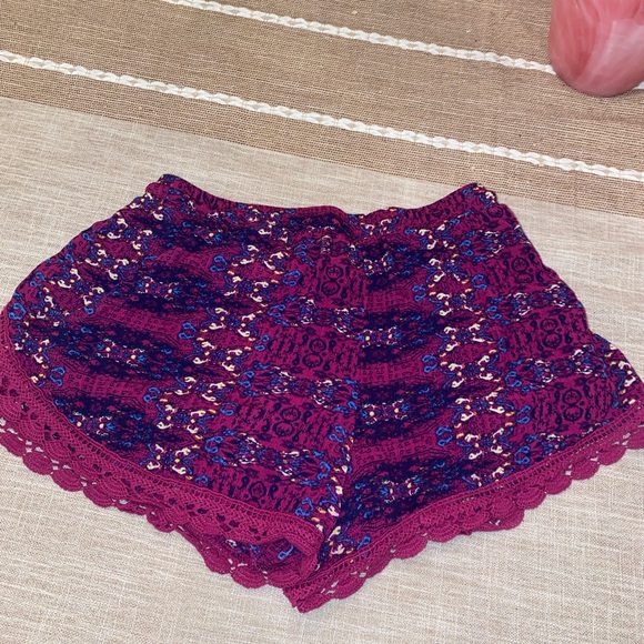 Xhiliration elastic waist shorts, sz M - Picture 2 of 8